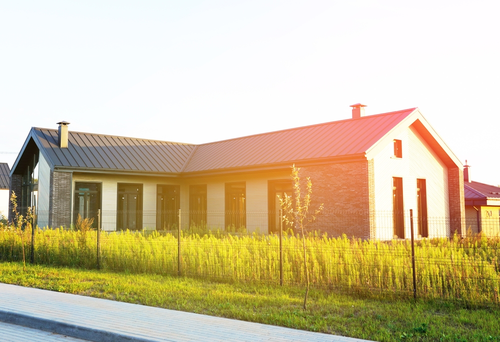 Barn,house,with,green,lawn.,barnhouse,building,in,forest.,modern